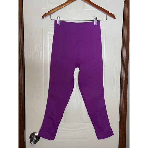 Lululemon Zone in Crop Purple Leggings Size 6 - Picture 5 of 15